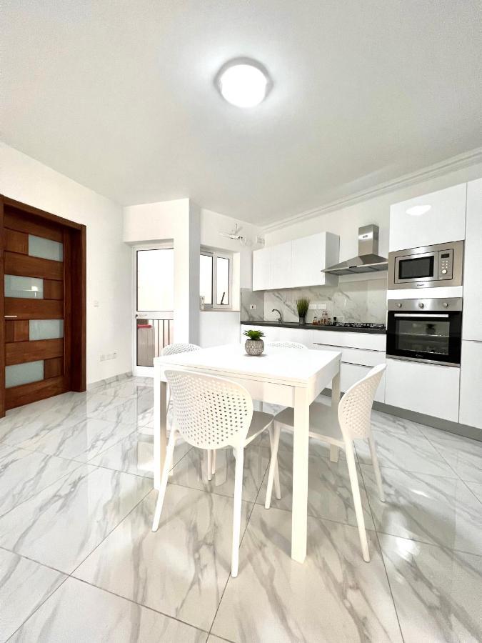 Condo With Patio Overlooking Piazza Gzira Exterior photo